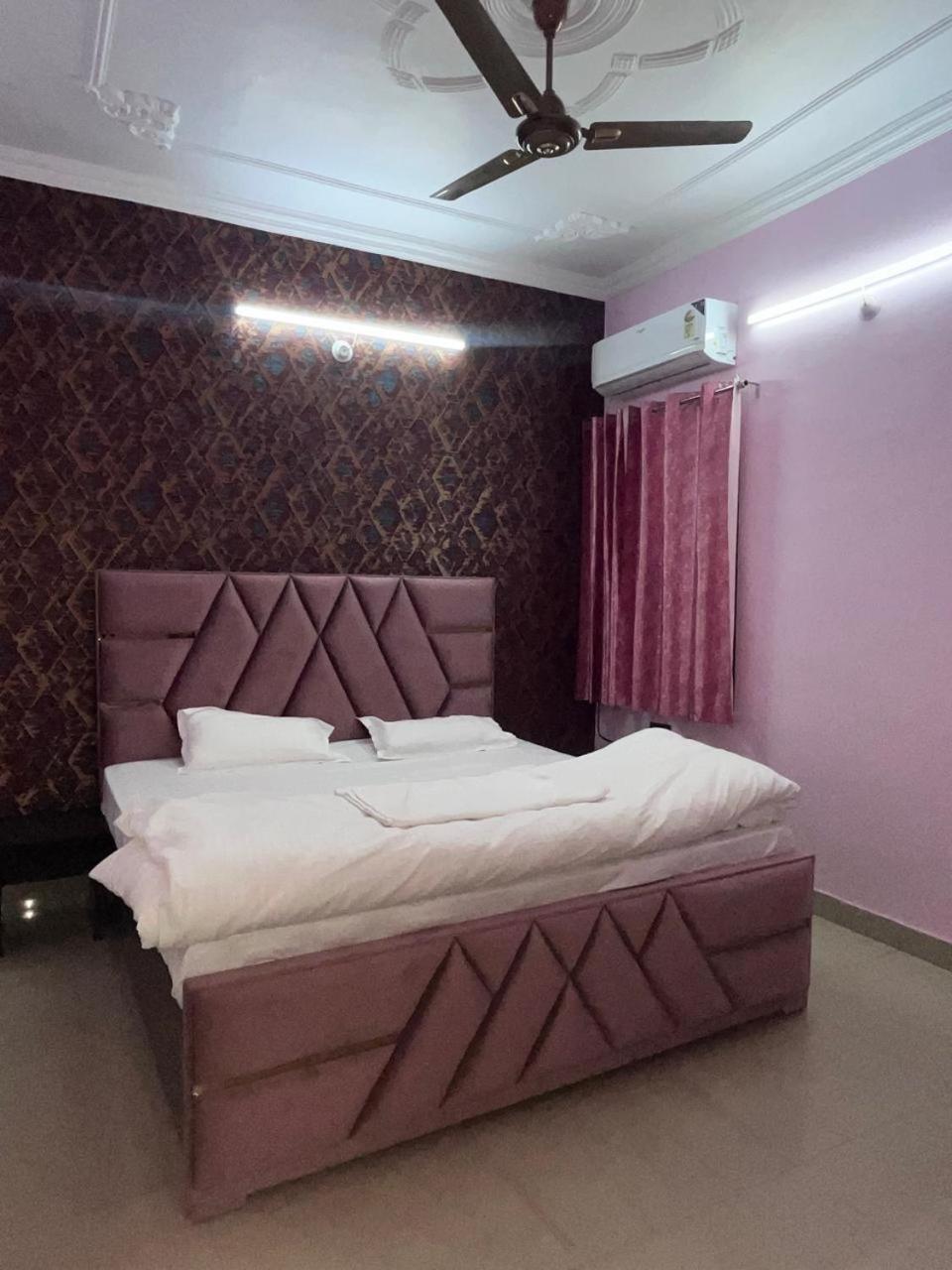 Kashi Anadam Bnb Benares Buitenkant foto
